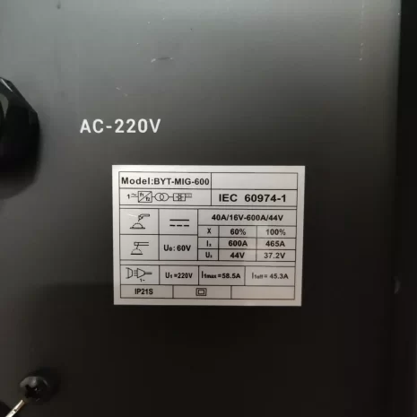 Saldatrice a Filo Continuo Elettrodo MIG MMA TIG Multiprocesso synergic Gas 600A19 Saldatrice a Filo Continuo Elettrodo MIG MMA TIG Multiprocesso synergic Gas 600A19
