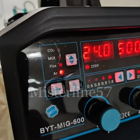 Saldatrice a Filo Continuo Elettrodo MIG MMA TIG Multiprocesso synergic Gas 600A2 Saldatrice a Filo Continuo Elettrodo MIG MMA TIG Multiprocesso synergic Gas 600A2